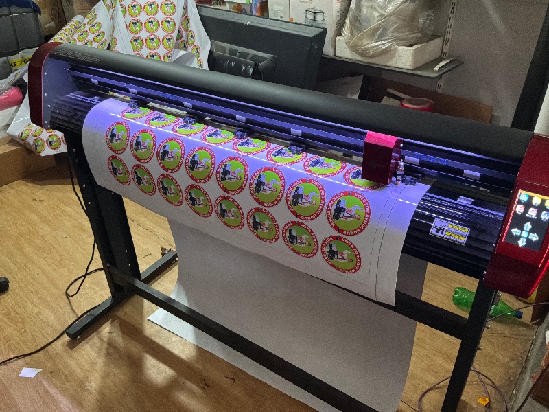 Sticker PRINTING & Cutting